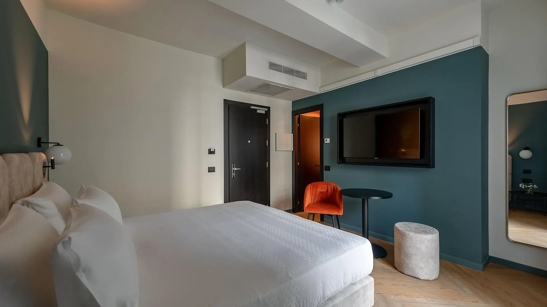 Hotel Tocq Milano 4*,  Italia